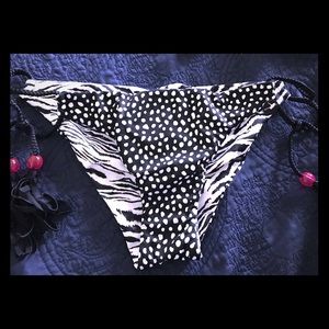 Victoria’s Secret Reversible scrunched bikini